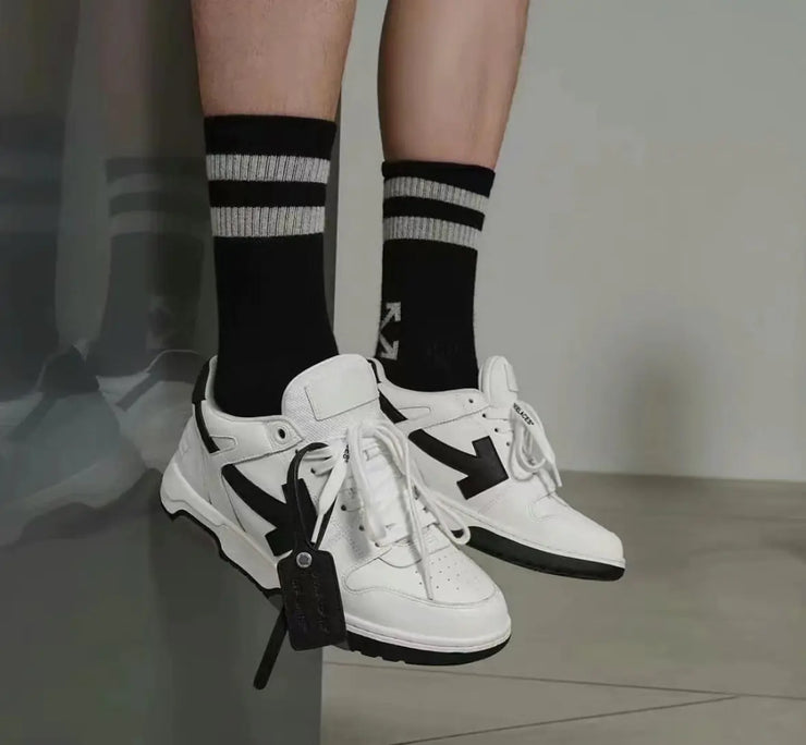 OFF-WHITE Leather Arrow Low-Top Sneakers for All