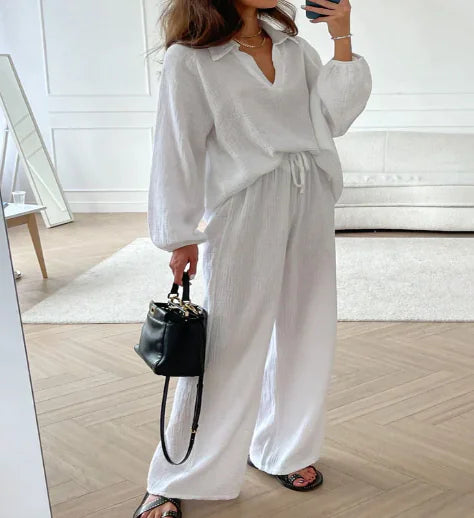 WOLFF Elegant Two-Piece Set with V-Neck and Pants